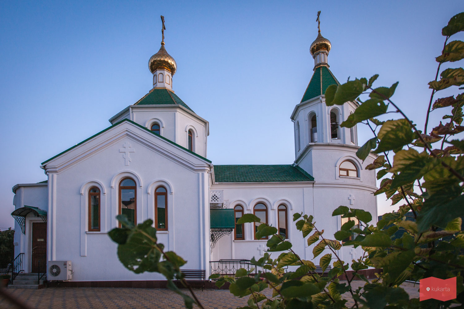 Церковь Ксении Петербургской на берегу озера Абрау, Абрау-Дюрсо