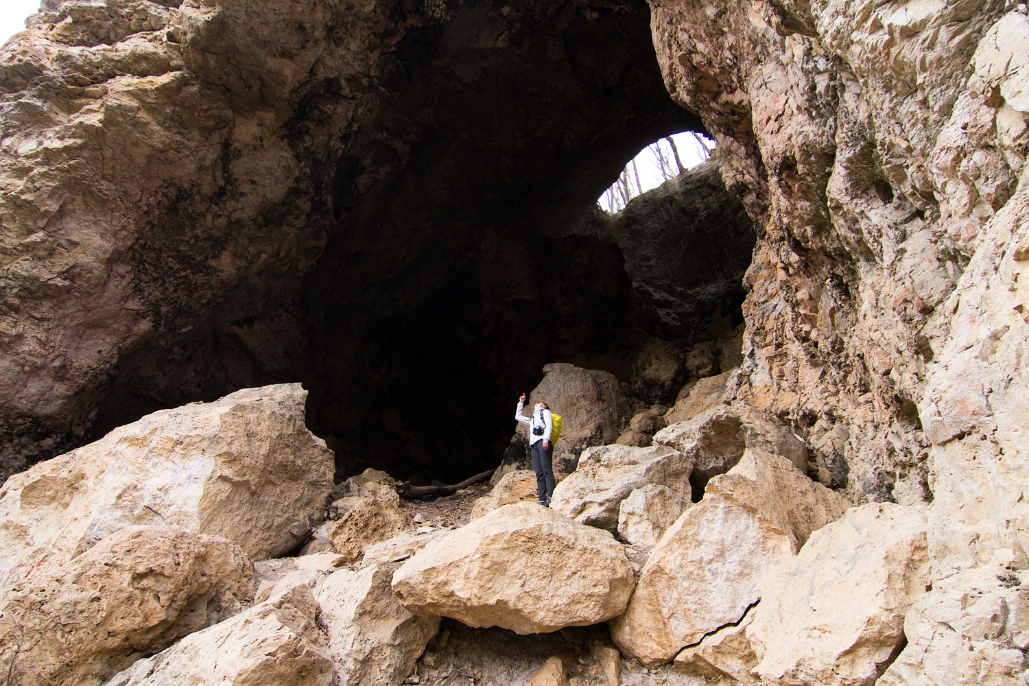 Пещера Сквозная, Руфабго