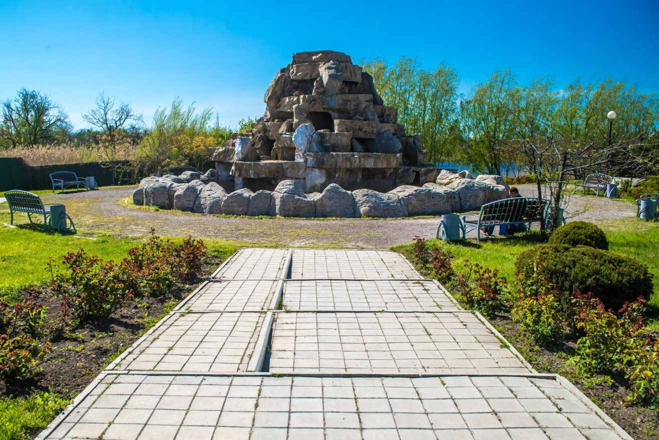 Каскадный фонтан в Анапе