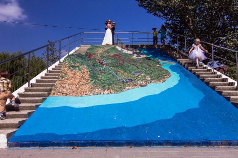 памятник колодец жизни мысхако. Смотреть фото памятник колодец жизни мысхако. Смотреть картинку памятник колодец жизни мысхако. Картинка про памятник колодец жизни мысхако. Фото памятник колодец жизни мысхако