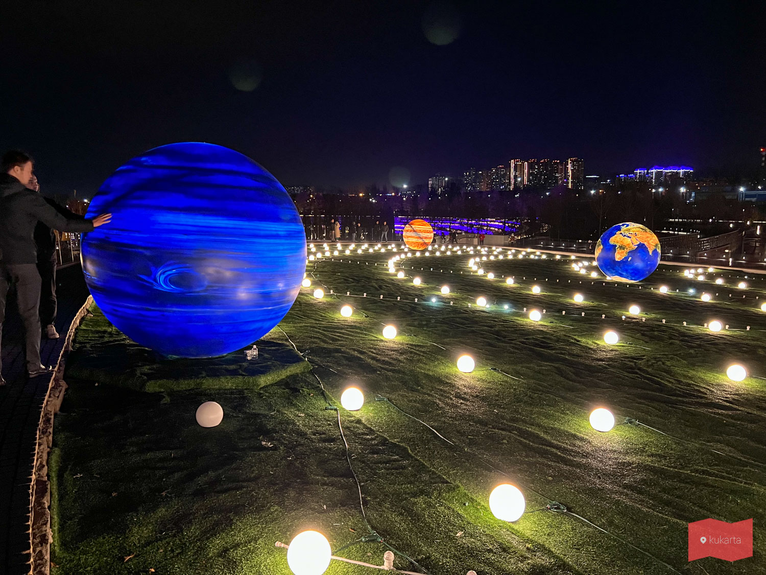 Копия Солнечной системы (Парад планет) в парке Галицкого, Краснодар